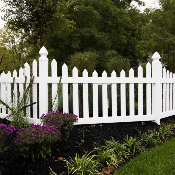 Vinyl Herkimer Fencing with Concave Top