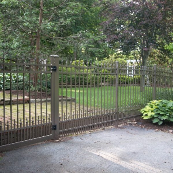 Brown Regis Aluminum Spiked Fencing with Gate