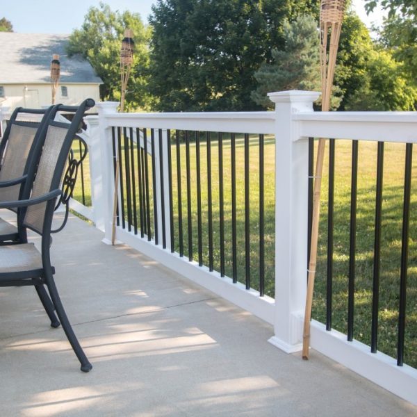 Light deck with black and white vinyl rails