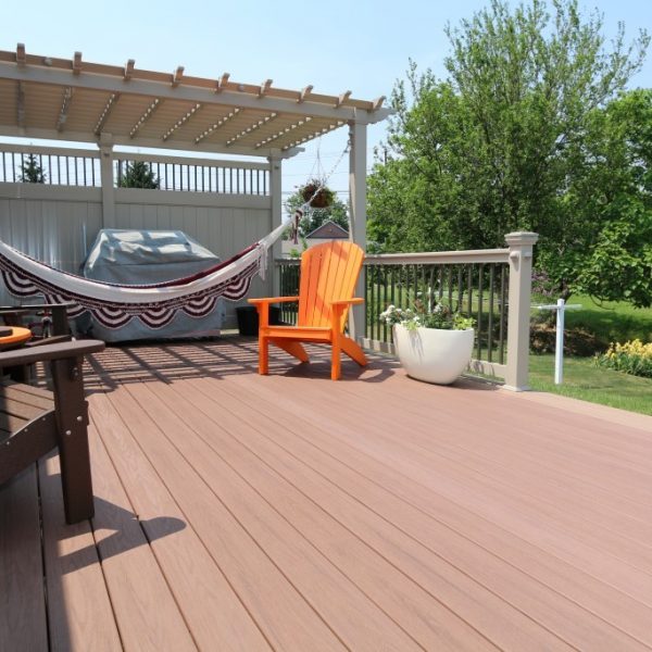 Tan vinyl railing with black spokes