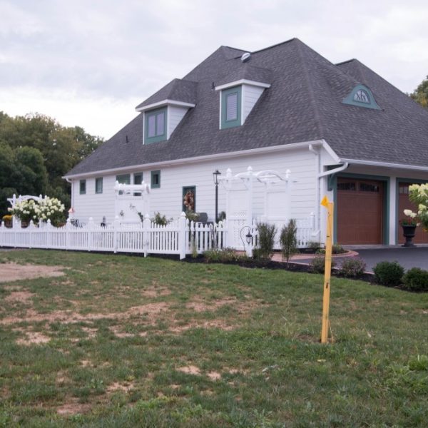 White Outdoor Garden Arbors