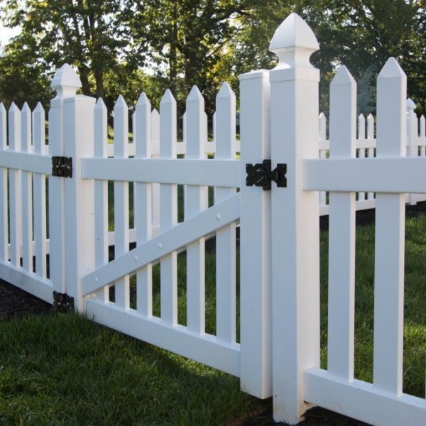 Vinyl Fence with Herkimer Straight Top