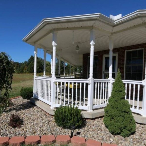 White vinyl railing patio bump out