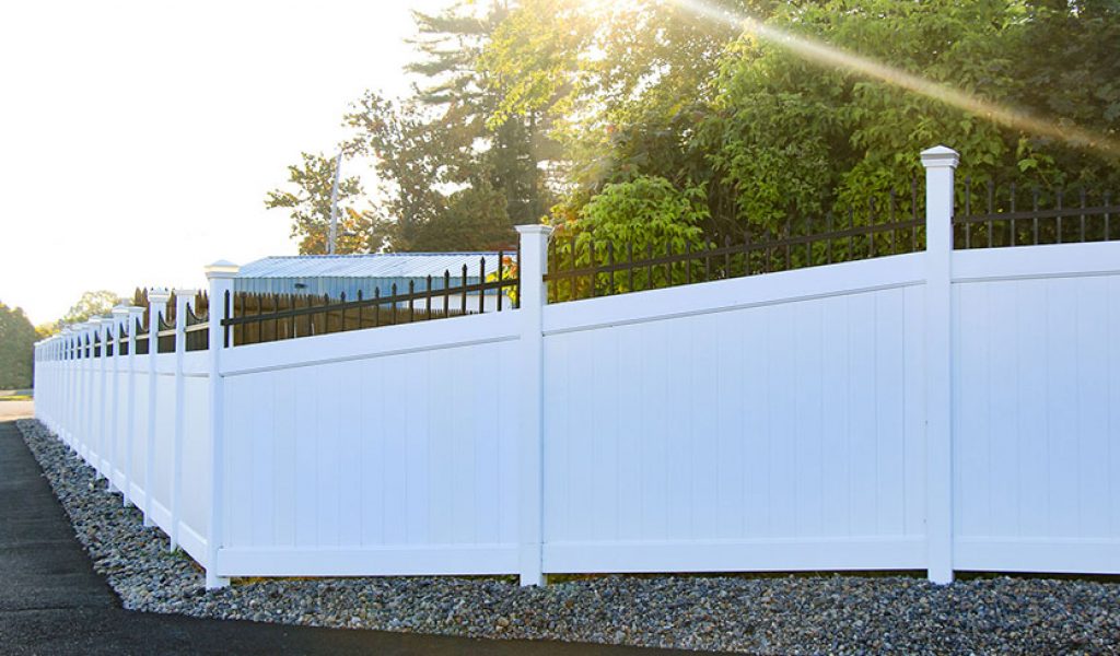 low maintenance aluminum and vinyl combination fence