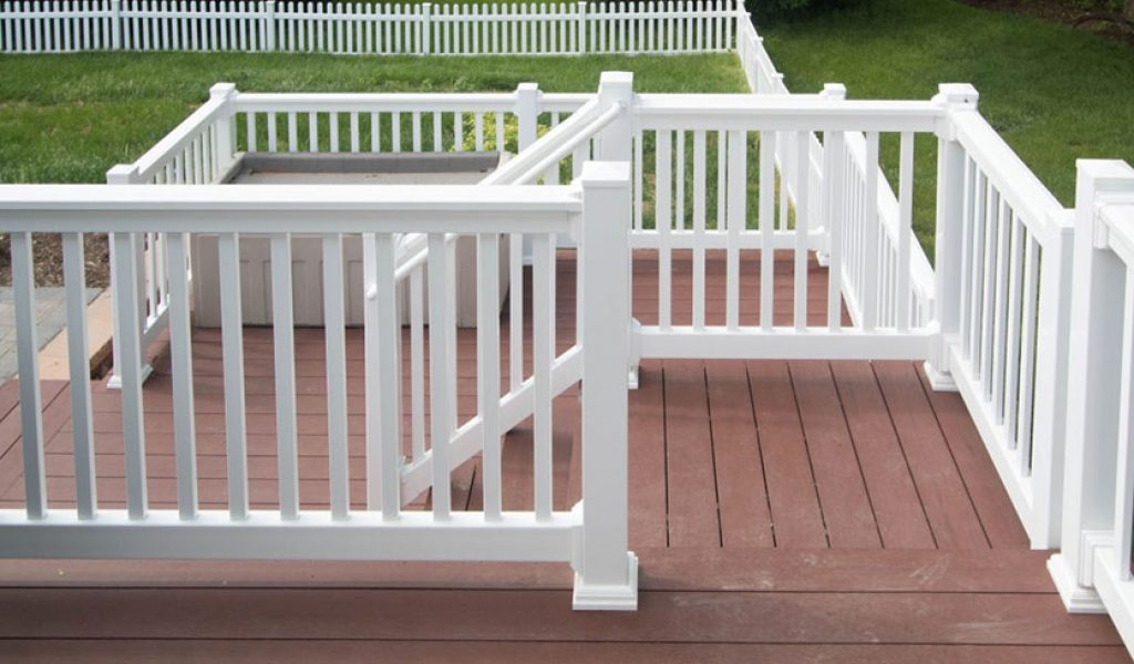 maintenance-free vinyl railing for deck stairs