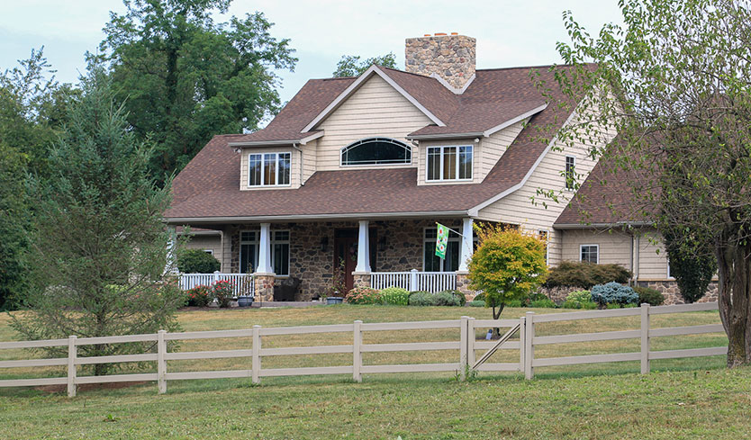 rustic fence design for front yard