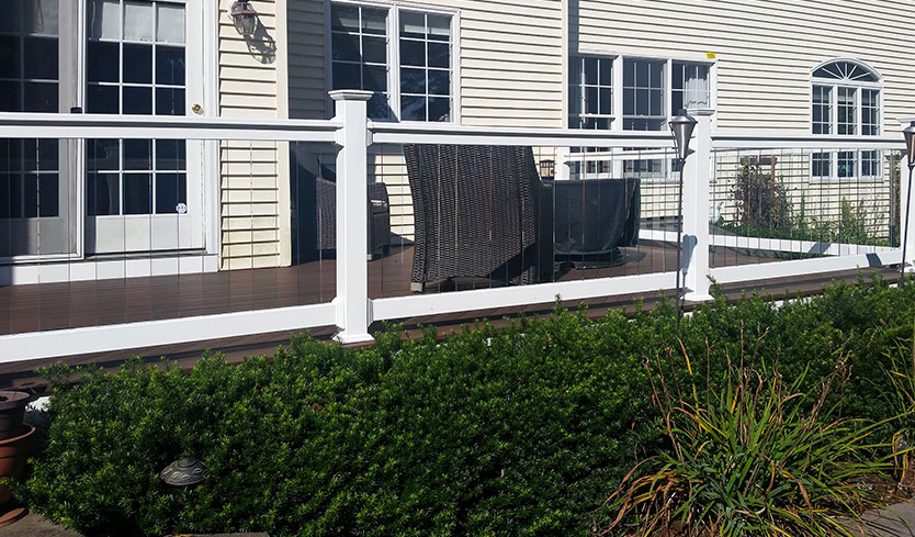 vinyl and glass deck railing