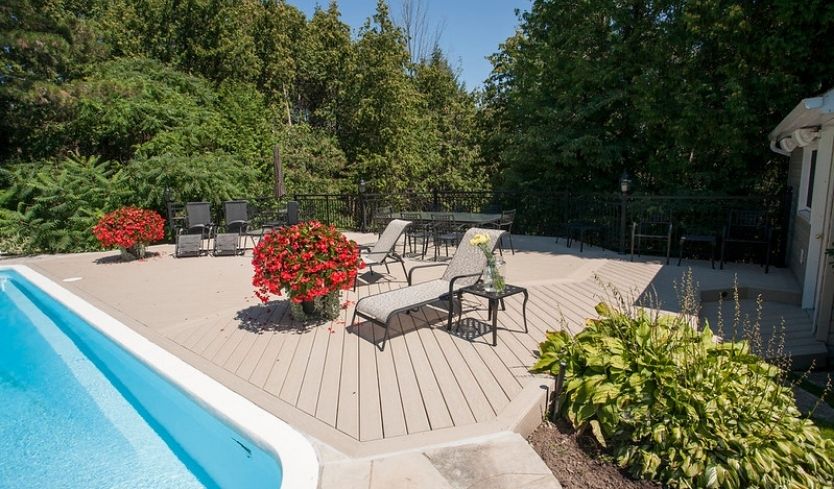 Best vinyl deck for outdoor entertaining poolside