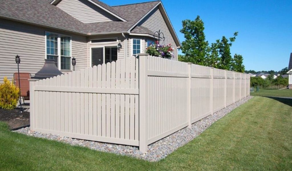 vinyl picket fence cost