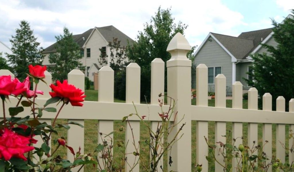 vinyl-picket-fencing-ideas