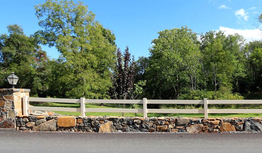 how to install a vinyl fence