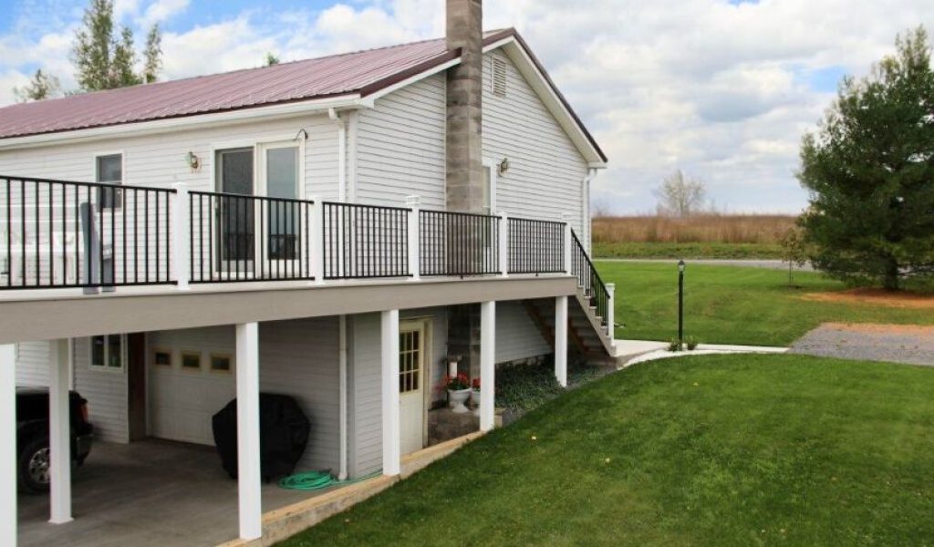 BudgetFriendly Deck Fence Ideas that Won't Compromise on Style