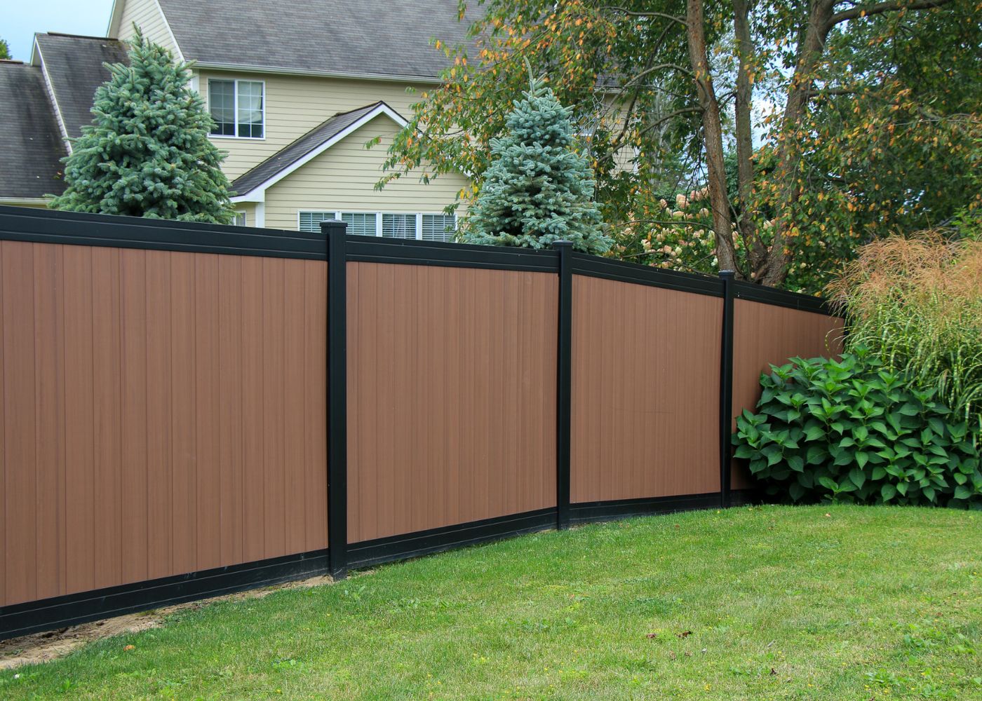 NEW Wood Grain Vinyl Fencing